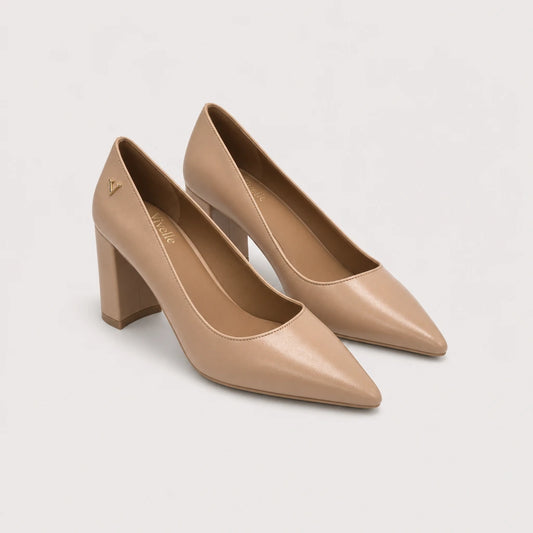Audrey – Toasted Almond