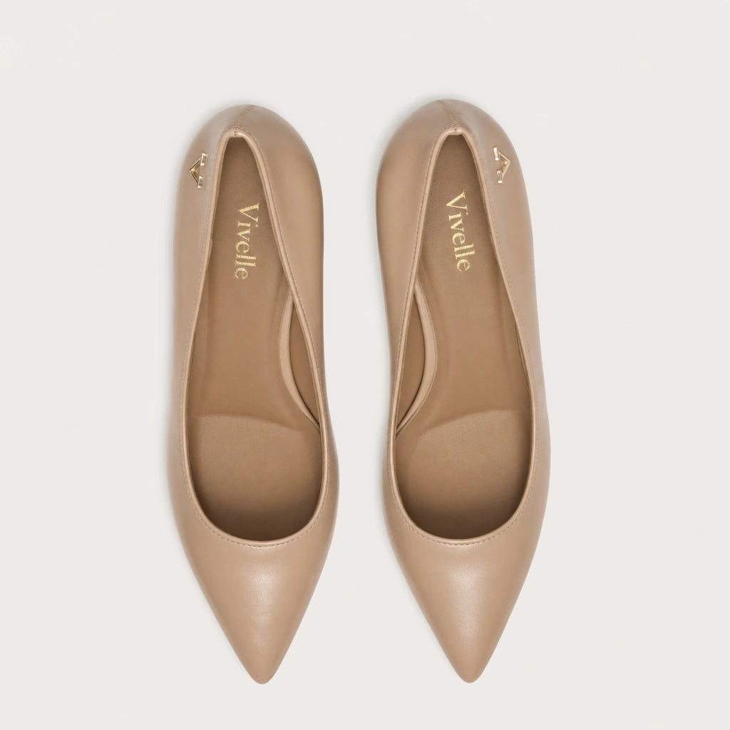 Audrey – Toasted Almond